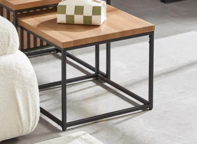Set di 2 tavolini bassi impilabili quadrati di design SOLITA