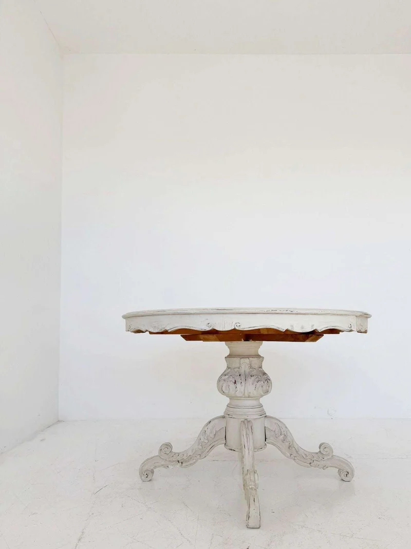 tavolo rotondo allungabile in stile Luigi Filippo, reinterpretazione novecentesca, probabilmente di produzione italiana tra metà e fine ’900.