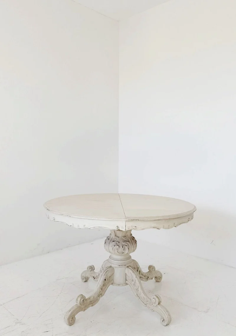 tavolo rotondo allungabile in stile Luigi Filippo, reinterpretazione novecentesca, probabilmente di produzione italiana tra metà e fine ’900.
