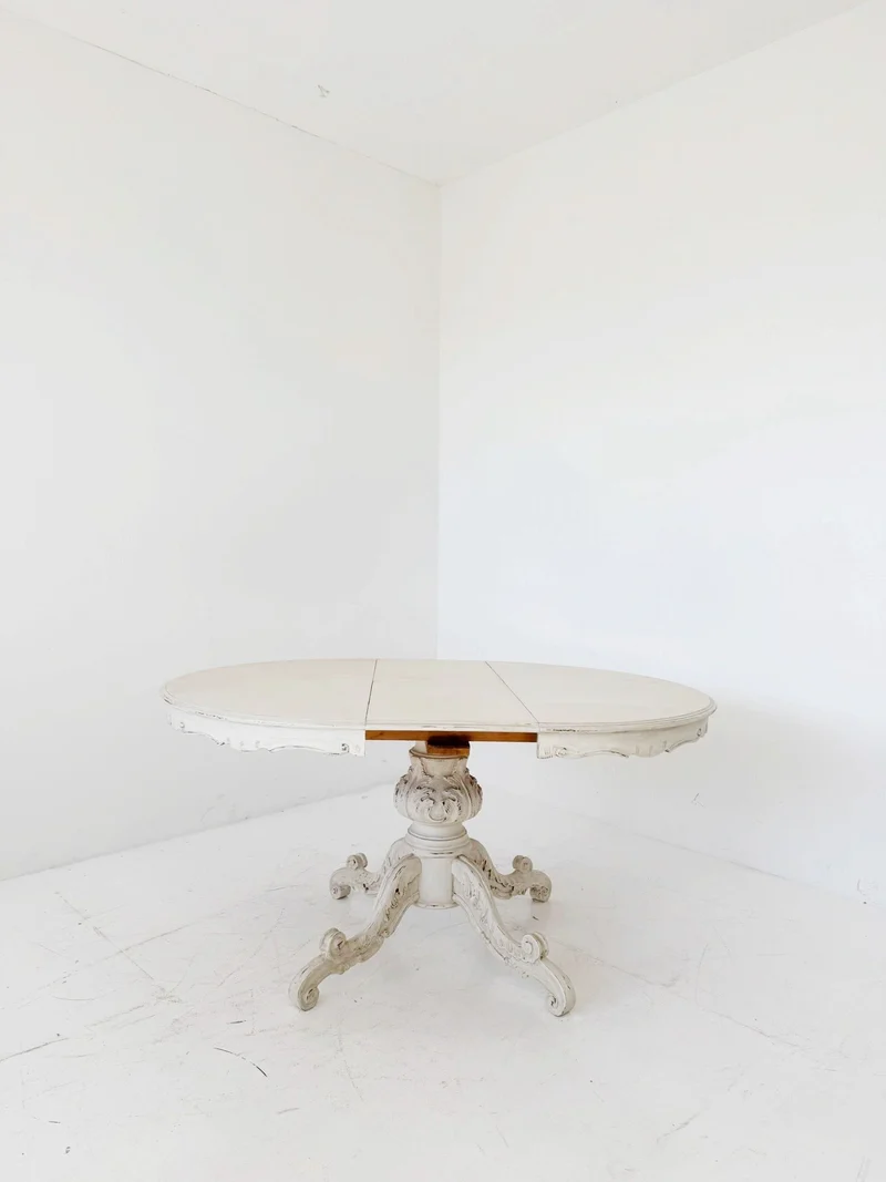 tavolo rotondo allungabile in stile Luigi Filippo, reinterpretazione novecentesca, probabilmente di produzione italiana tra metà e fine ’900.