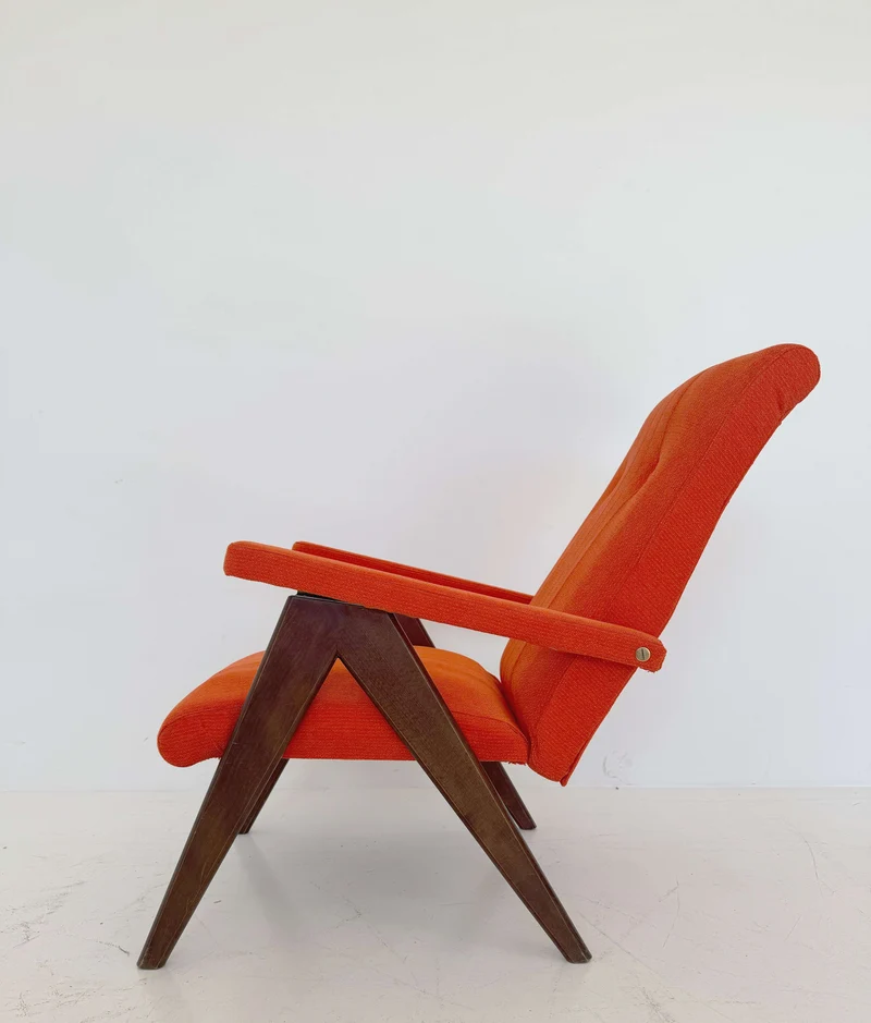 Poltrona reclinabile vintage, risalente alla produzione europea degli anni '50 e '60