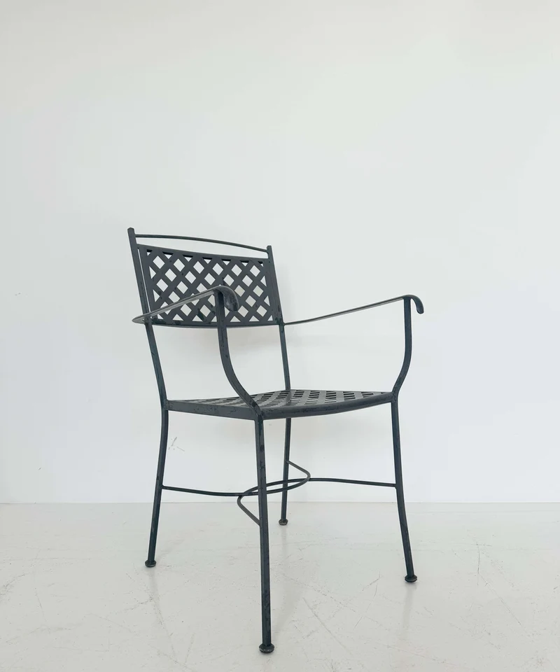 Sedia in ferro verniciato con braccioli – Design elegante per interni ed esterni