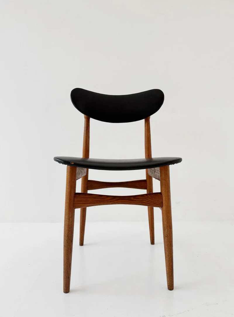 Sedia in legno e skai nero, Italia, anni ’50