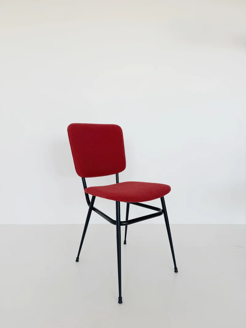 Sedia in tessuto rosso