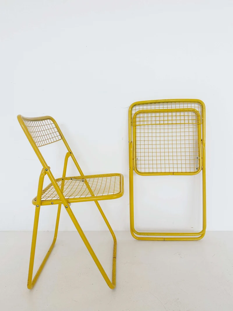 Coppia sedie Ted Net Gialle di Niels Gammelgaard per Ikea 1980