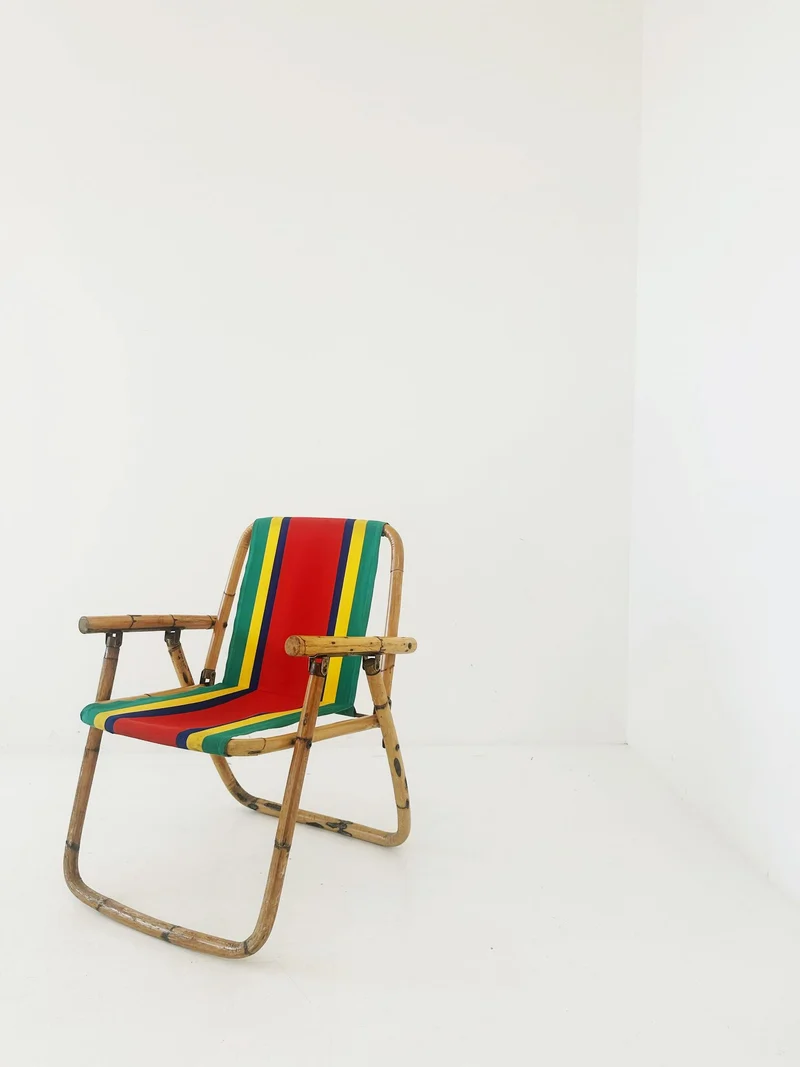 Folding armchair