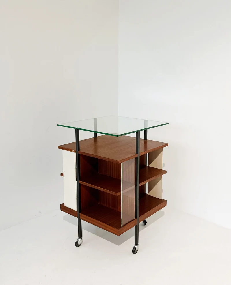 Libreria con espositore