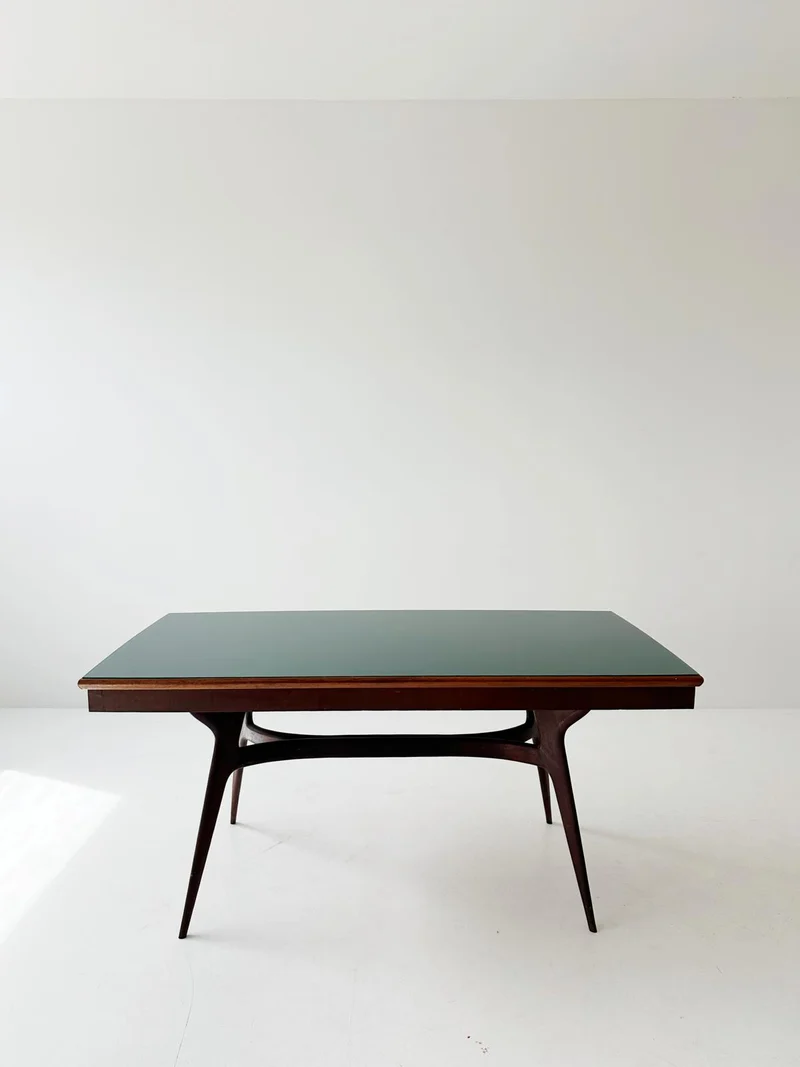 Tavolo con piano verde