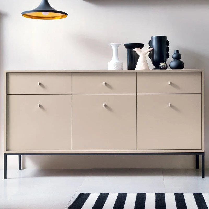 Madia con piedi in metallo 3 ante e 3 cassetti in legno laminato Canterno 154x83 cm