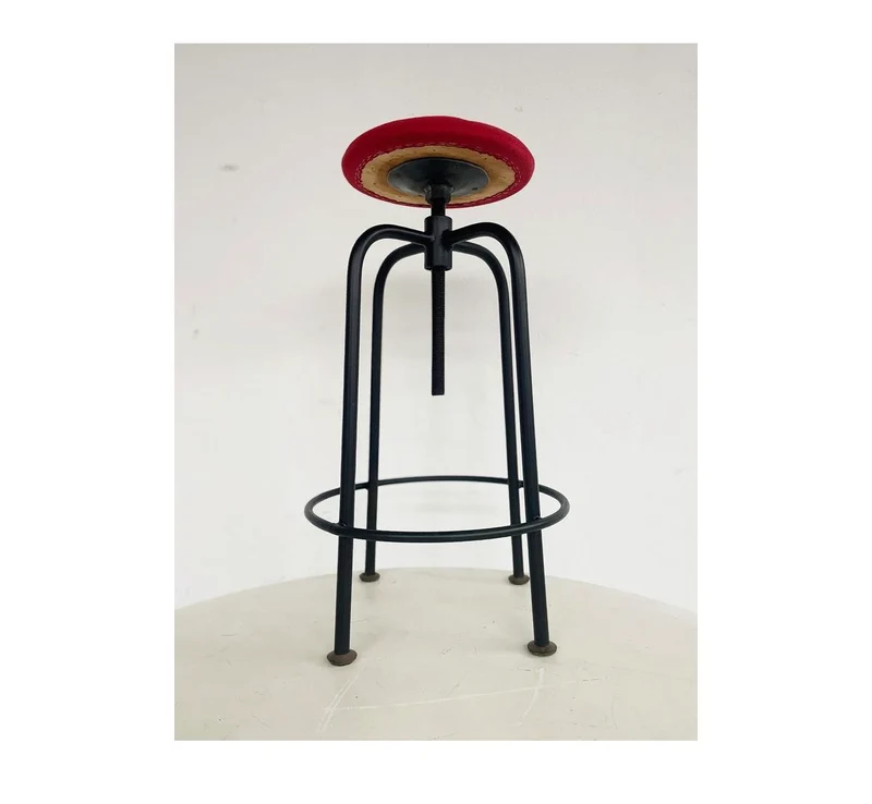 Sgabello rosso e nero