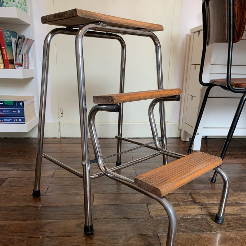Scaletta sgabello vintage da cucina in acciaio e legno - Italia 1980