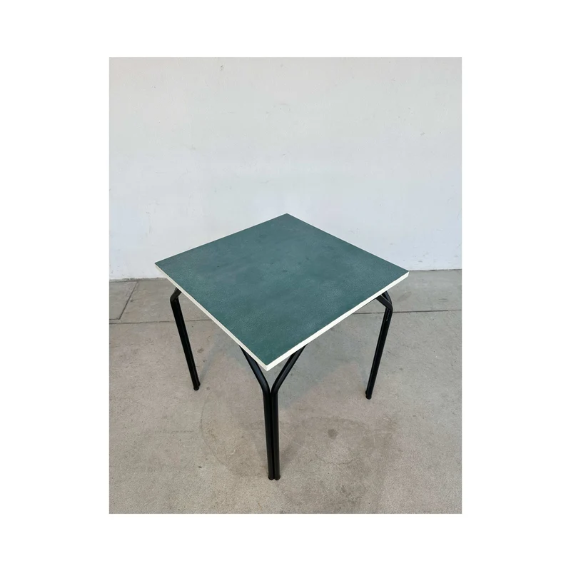 Tavolo azzurro