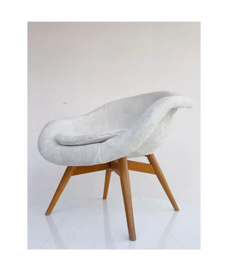 Poltroncina bianca
