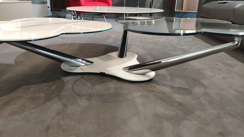 Tavolino "Myflower" By Naos in cristallo e vetroceramica Scontato Outlet