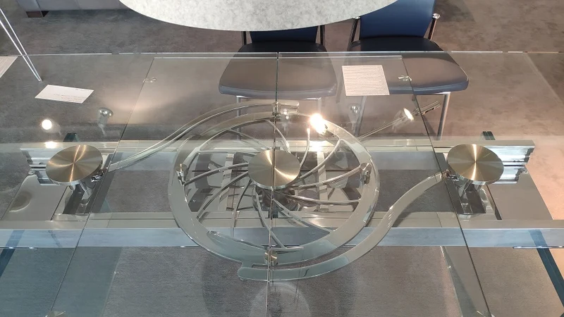 Tavolo rettangolare allungabile "Quasar" By Naos in cristallo Offerta Outlet scontato