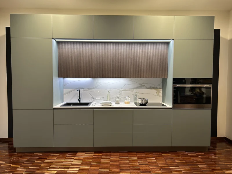 Cucina Moderna Artigianale Lineare Made in Italy Pet Verde Ceramica Calacatta ORO - Offerta Outlet Imperdibile!