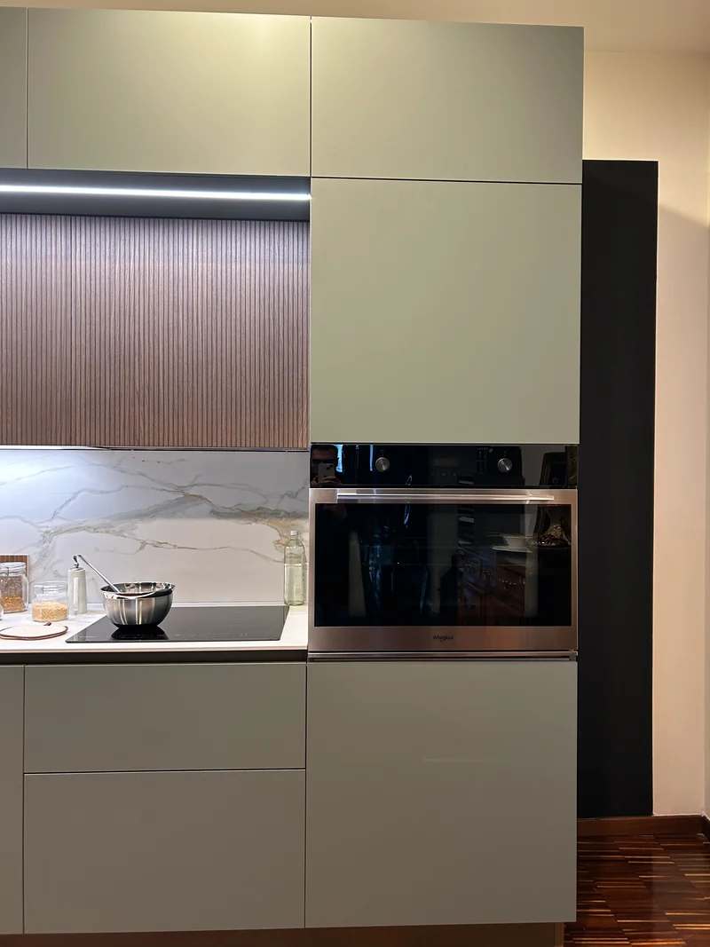 Cucina Moderna Artigianale Lineare Made in Italy Pet Verde Ceramica Calacatta ORO - Offerta Outlet Imperdibile!