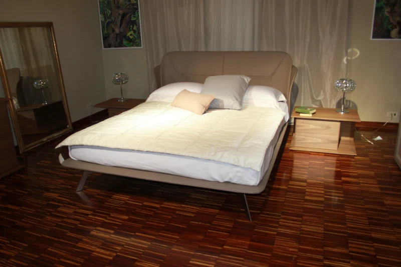 Ermes Letto Matrimoniale Moderno in Pelle dal Carattere Importante con Testata e giroletto in pelle