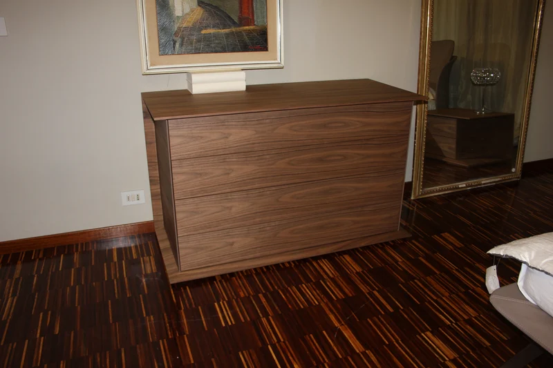 Gruppo Max Comò e Comodini by La Falegnami Design Armonioso e Qualità del Legno
