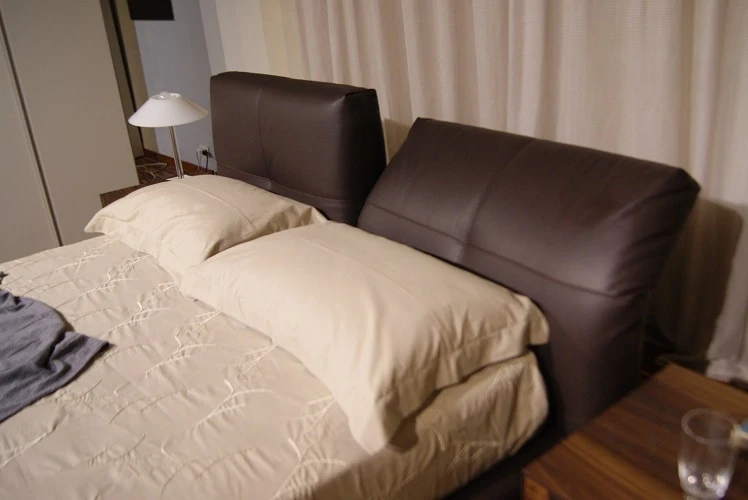Letto matrimoniale "Jenny" Ebano By Falegnameria 1946 prezzo scontato