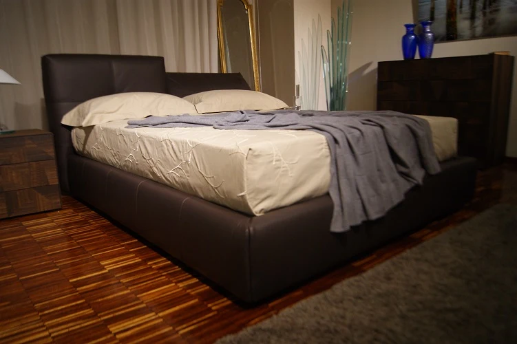 Letto matrimoniale "Jenny" Ebano By Falegnameria 1946 prezzo scontato