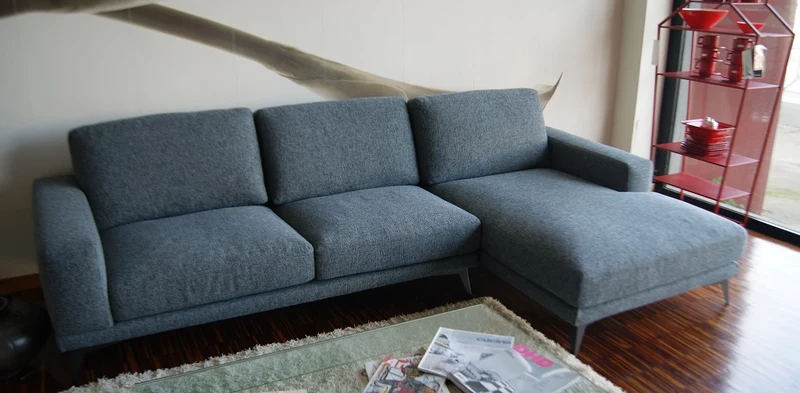 Divano con penisola moderno "Camelia" By Marinelli prezzo scontato offerta Outlet