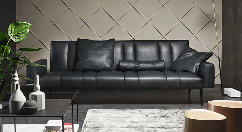 Divano moderno design "Italo" By Vibieffe in pelle martellata Scontato Outlet