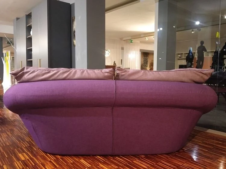 Divano di Design "Tangeri" By Giovannetti in tessuto viola in offerta Outlet