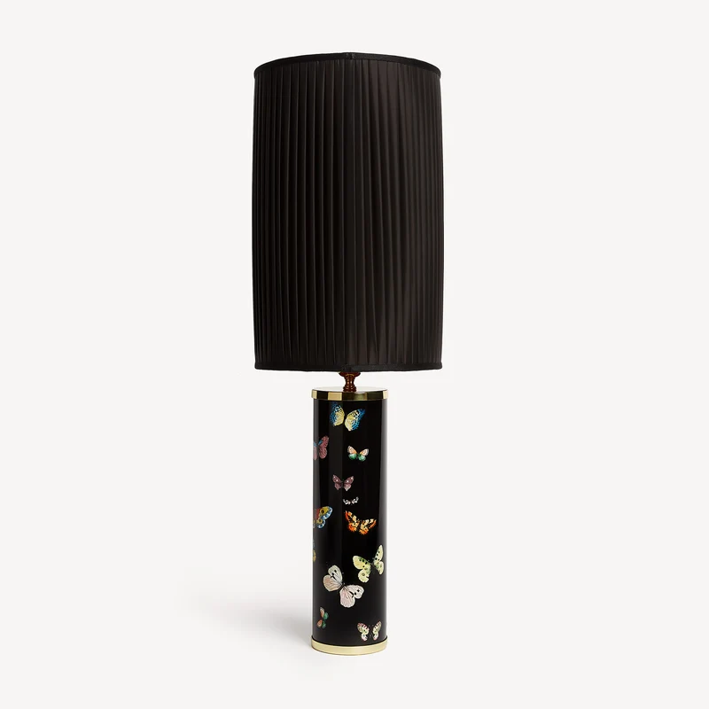 Cylindrical pleated lampshade