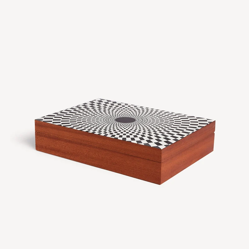 Wooden box Egocentrismo