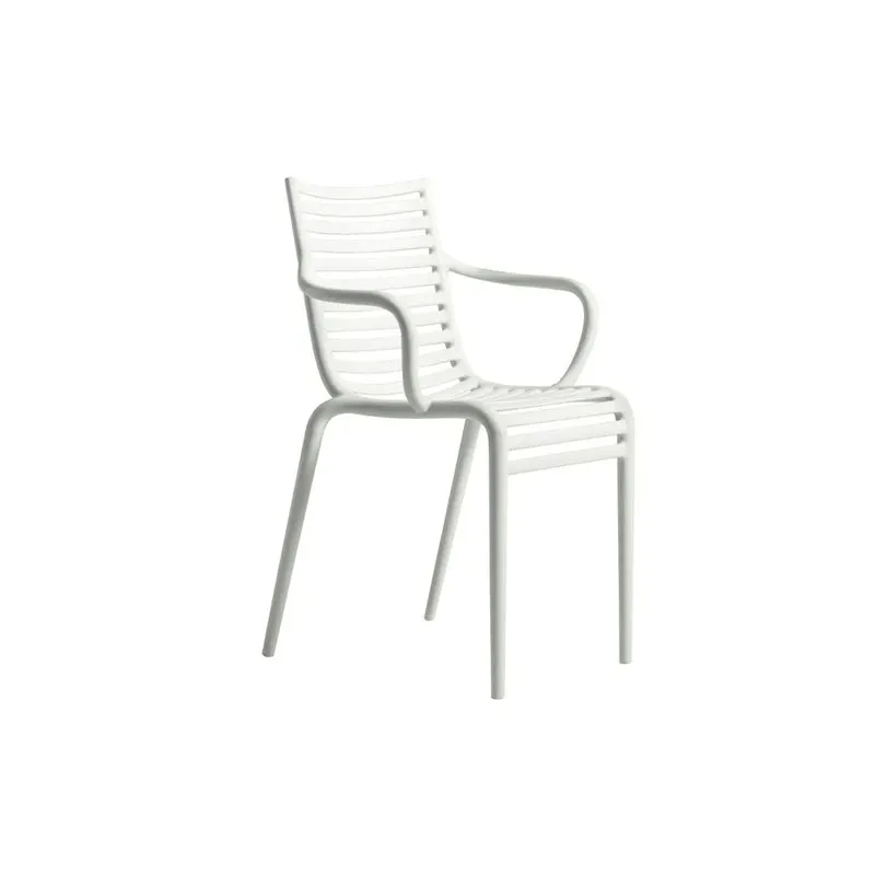 Pip-e | Chair with arms