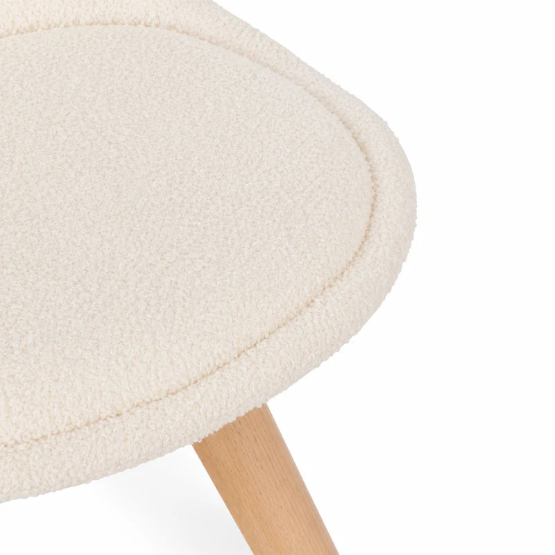 Sedia da pranzo imbottita in bouclé bianco con gambe in faggio – Baya