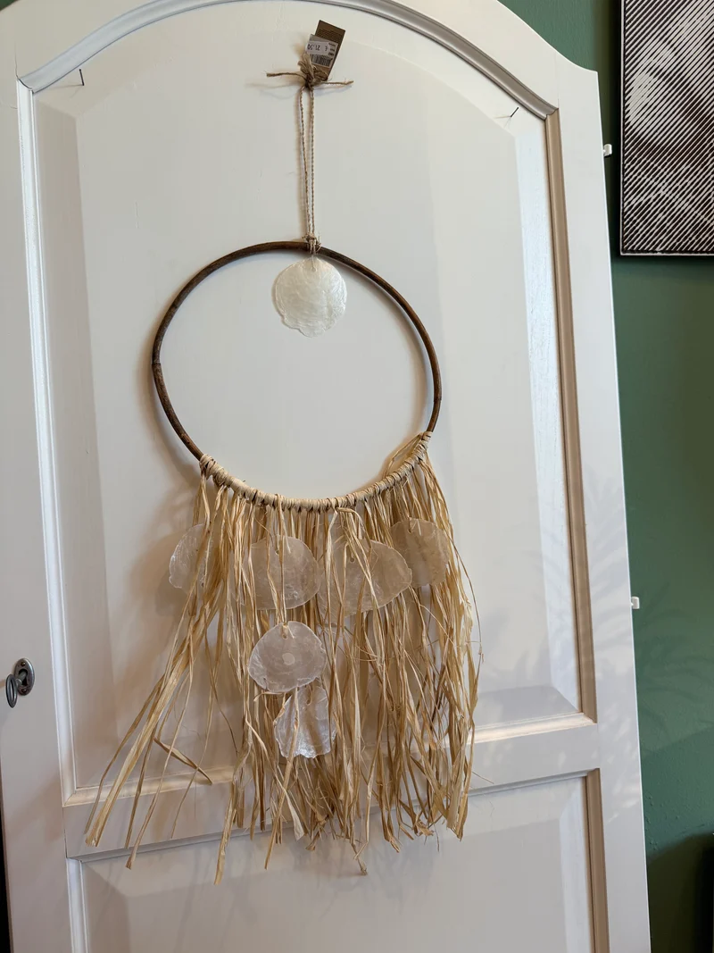 Decorazione da appendere in rafia a cerchio