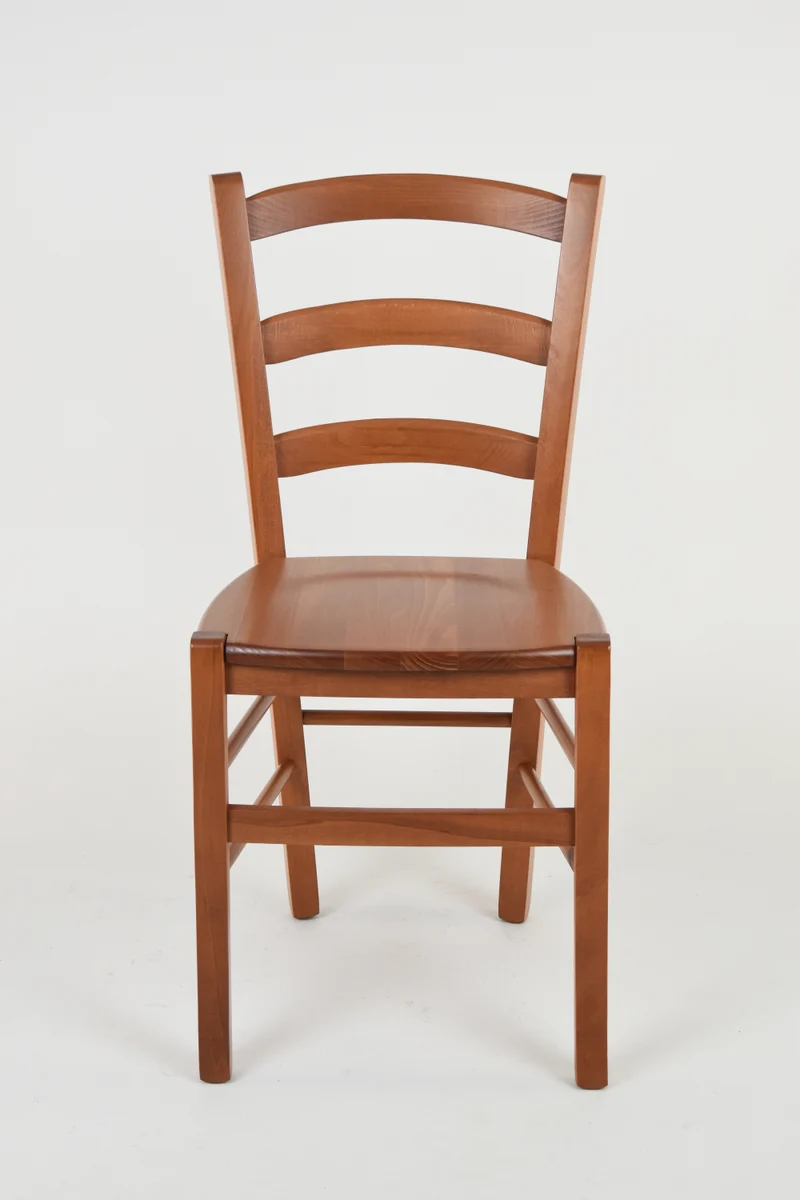 Sedia modello Venice con robusta struttura in legno di faggio e seduta in legno massello