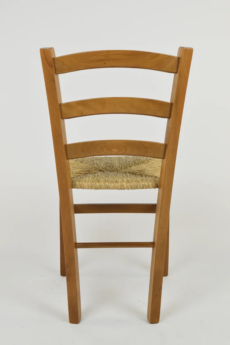 Sedia modello Venice con robusta struttura in legno di faggio e seduta in paglia