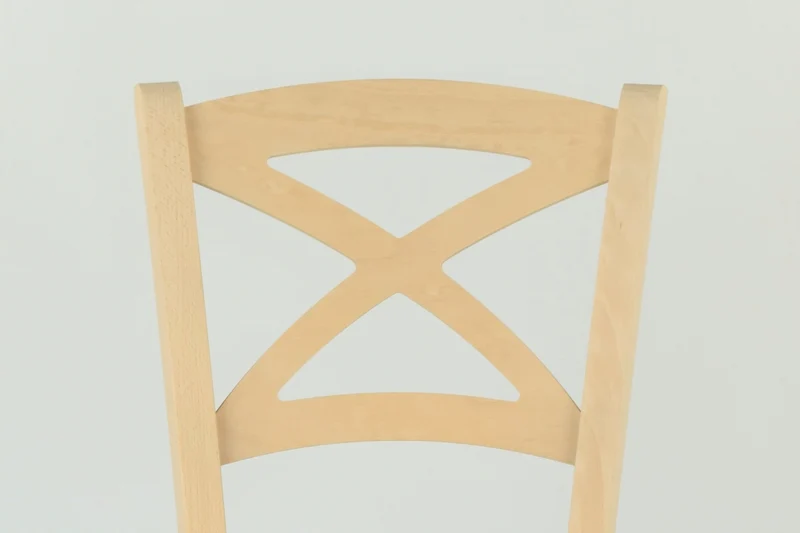Set sedie modello Cross con robusta struttura in legno di faggio levigato, non trattato, 100% naturale e seduta in paglia