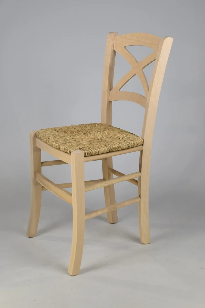 Set sedie modello Cross con robusta struttura in legno di faggio levigato, non trattato, 100% naturale e seduta in paglia