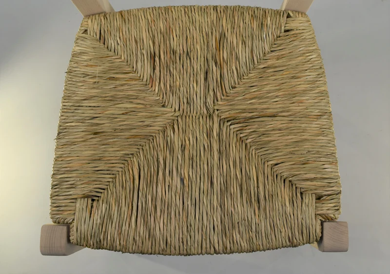 Set sedie modello Cross con robusta struttura in legno di faggio levigato, non trattato, 100% naturale e seduta in paglia