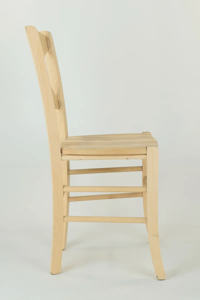 Set sedie modello Cross con robusta struttura in legno di faggio levigato, non trattato, 100% naturale e seduta in legno
