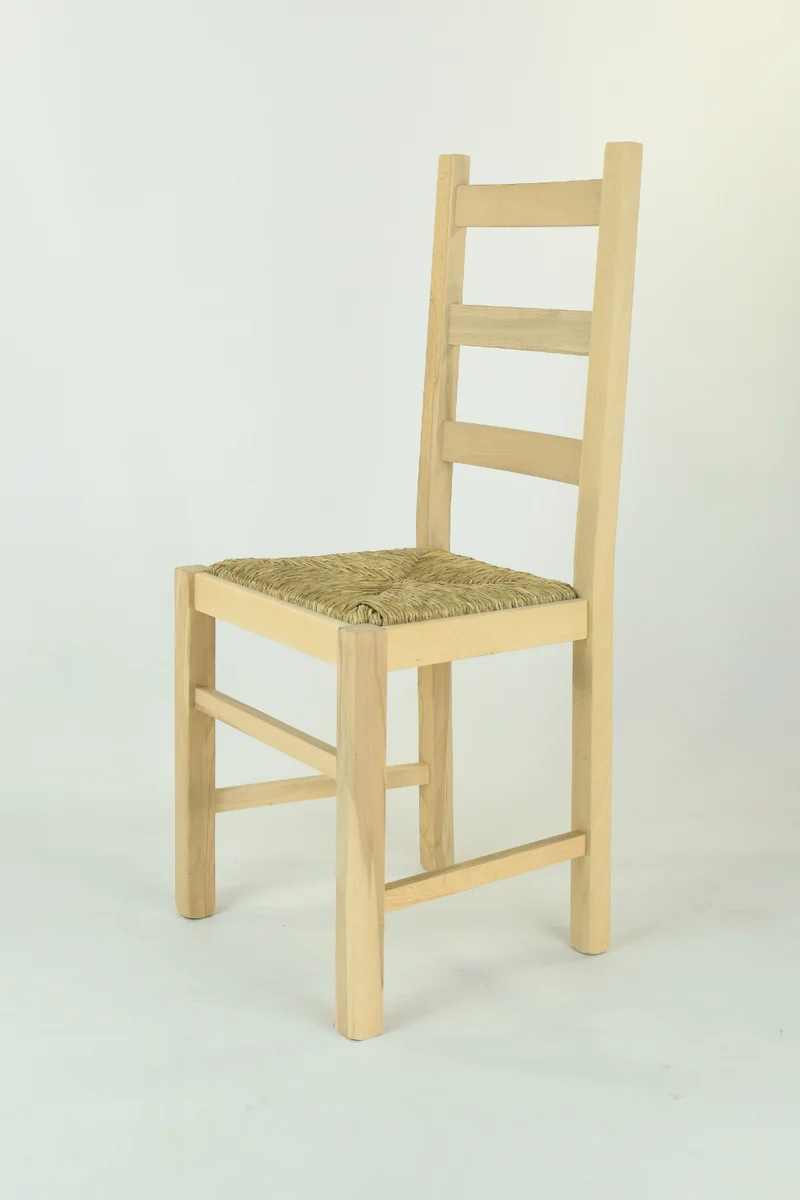 Set sedie modello Rustica con robusta struttura in legno di faggio levigato, non trattato, 100% naturale e seduta in paglia