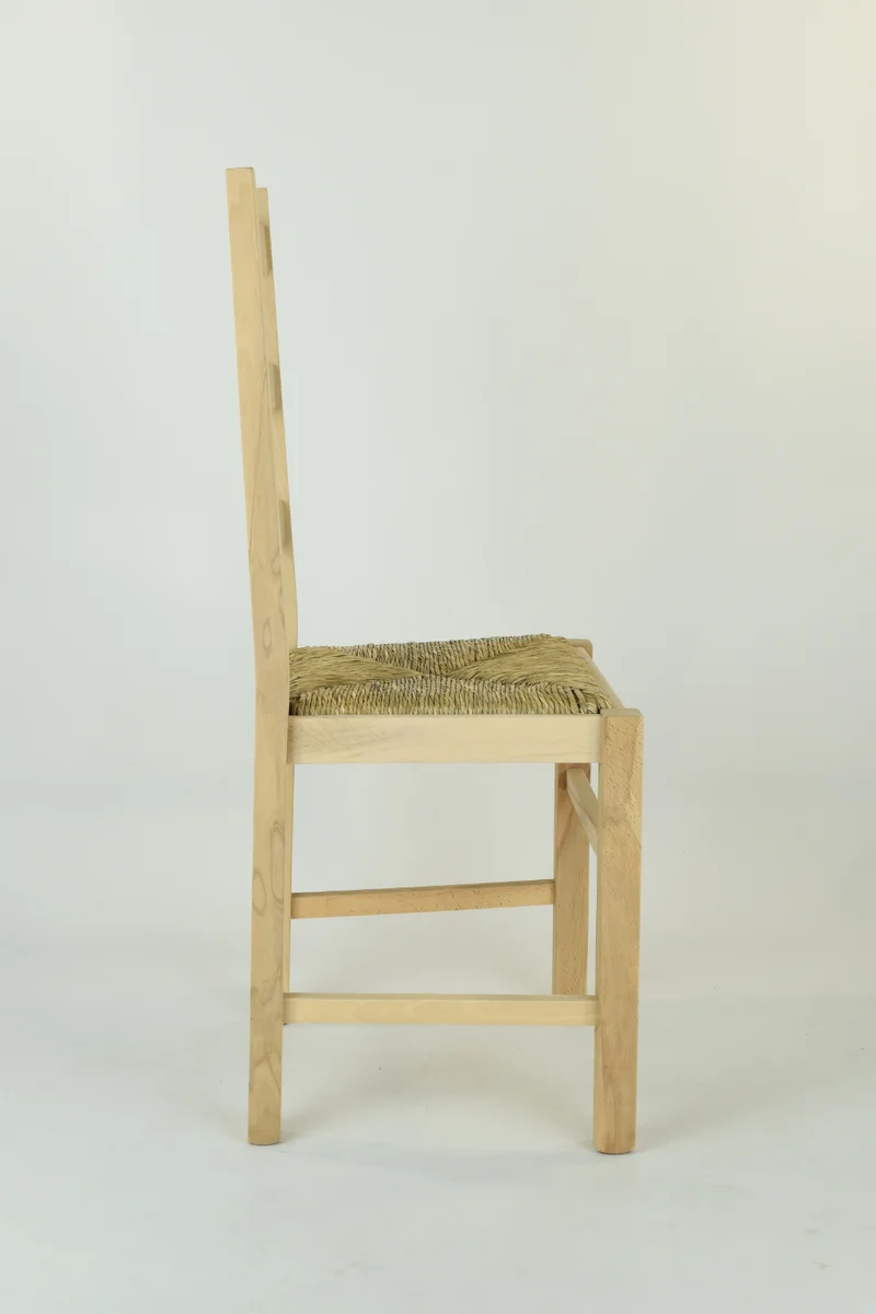 Set sedie modello Rustica con robusta struttura in legno di faggio levigato, non trattato, 100% naturale e seduta in paglia
