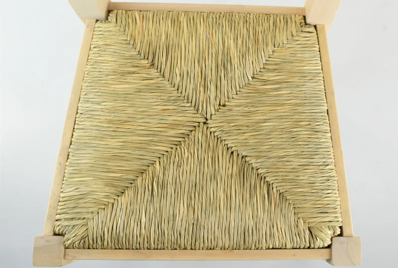 Set sedie modello Rustica con robusta struttura in legno di faggio levigato, non trattato, 100% naturale e seduta in paglia