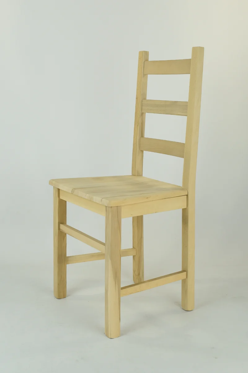 Set sedie modello Rustica con robusta struttura in legno di faggio levigato, non trattato, 100% naturale e seduta in legno