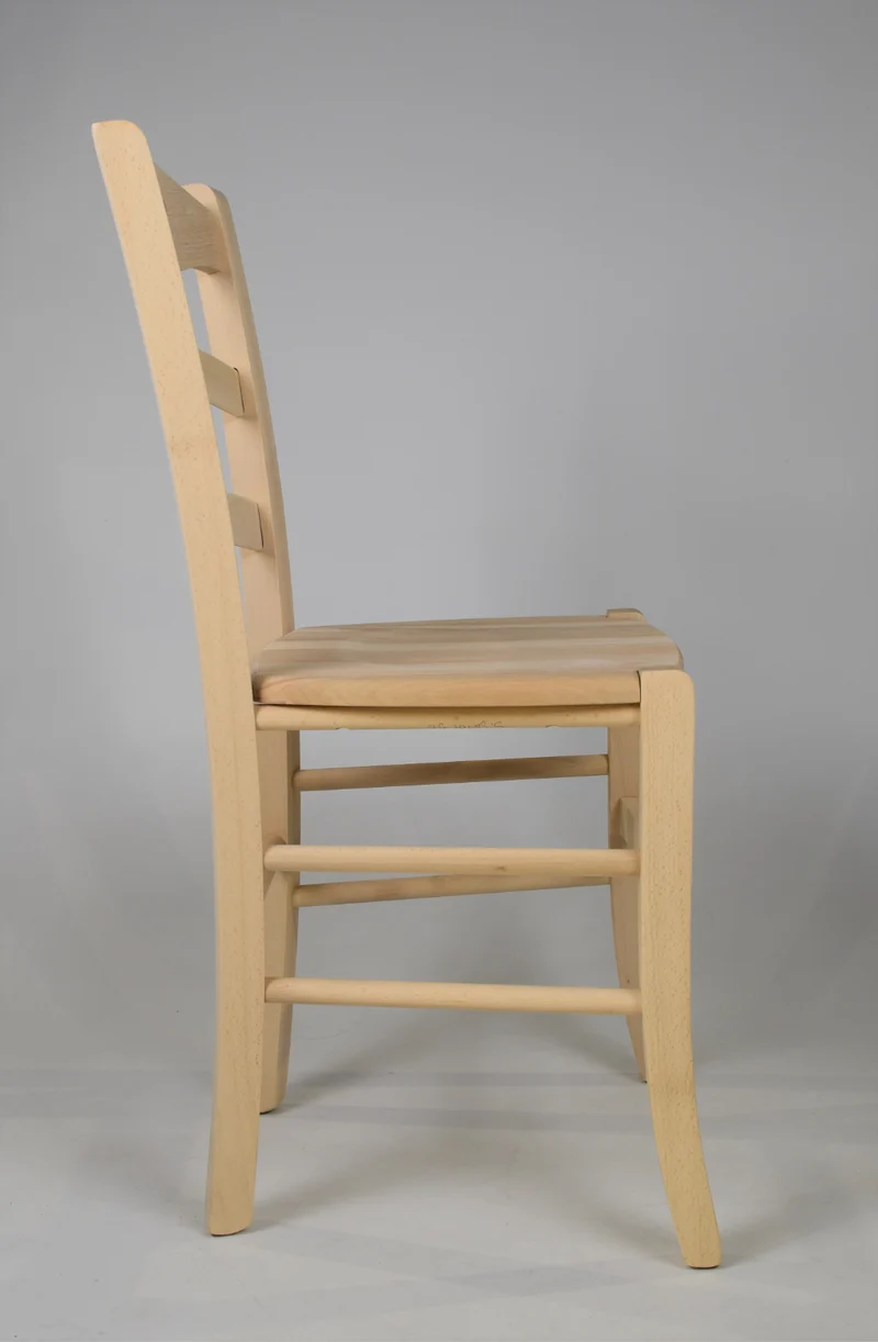 Set sedie modello Savoie con robusta struttura in legno di faggio levigato, non trattato, 100% naturale e seduta in legno