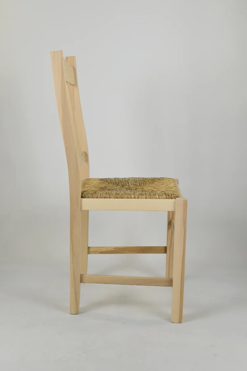Set sedie modello Silvana con robusta struttura in legno di faggio levigato, non trattato, 100% naturale e seduta in paglia