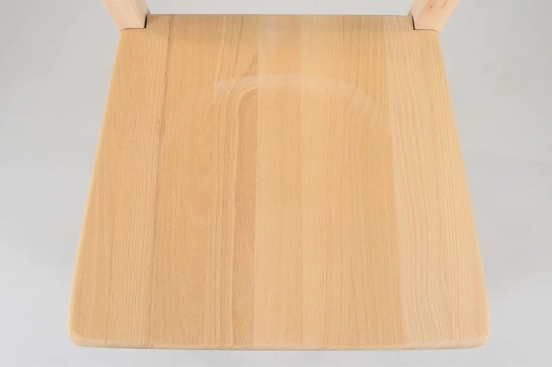 Set sedie modello Silvana con robusta struttura in legno di faggio levigato, non trattato, 100% naturale e seduta in legno