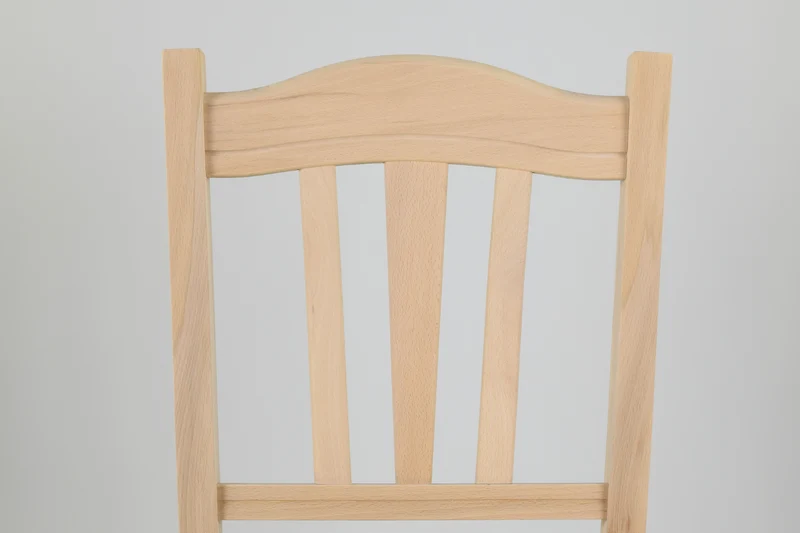 Set sedie modello Silvana con robusta struttura in legno di faggio levigato, non trattato, 100% naturale e seduta in legno