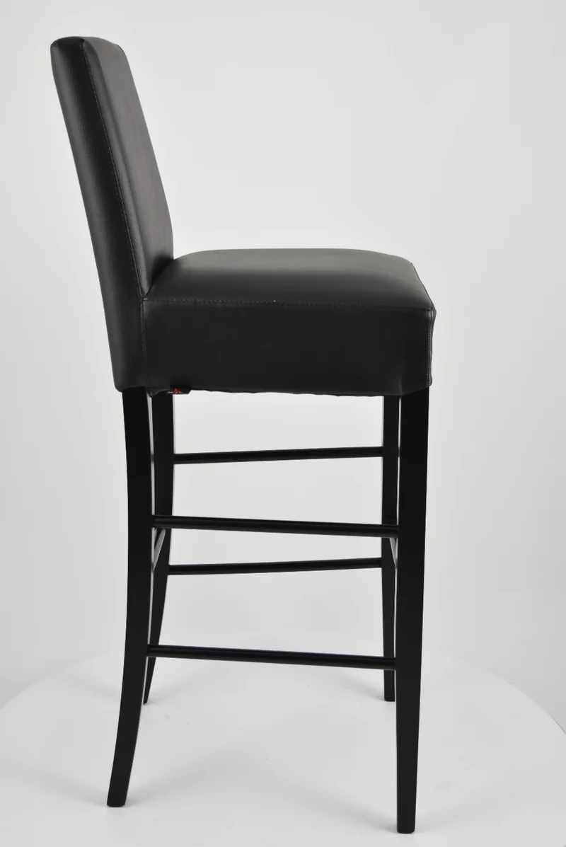 Sgabello alto modello Luisa con struttura in legno di faggio verniciata, seduta e schienale imbottiti e rivestiti in pelle artificiale