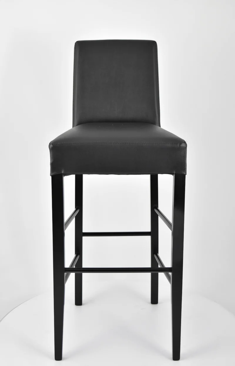 Sgabello alto modello Luisa con struttura in legno di faggio verniciata, seduta e schienale imbottiti e rivestiti in pelle artificiale