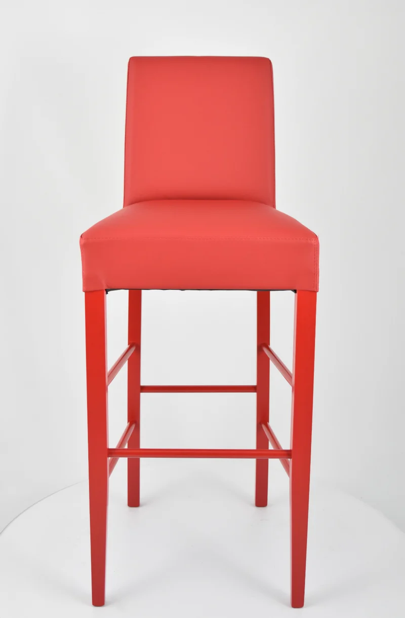 Sgabello alto modello Luisa con struttura in legno di faggio verniciata, seduta e schienale imbottiti e rivestiti in pelle artificiale
